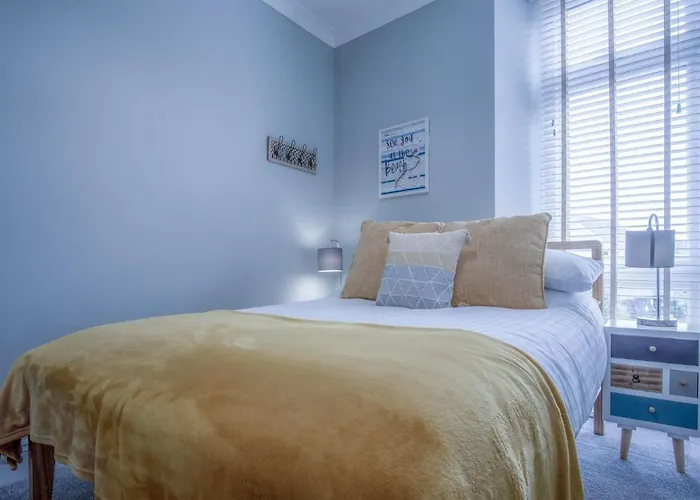 Flint House - 2 Bedroom Apartment - Tenby